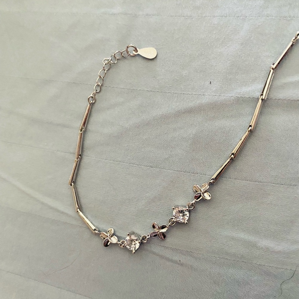 Clover white gold  and diamond crystal stone bracelet.